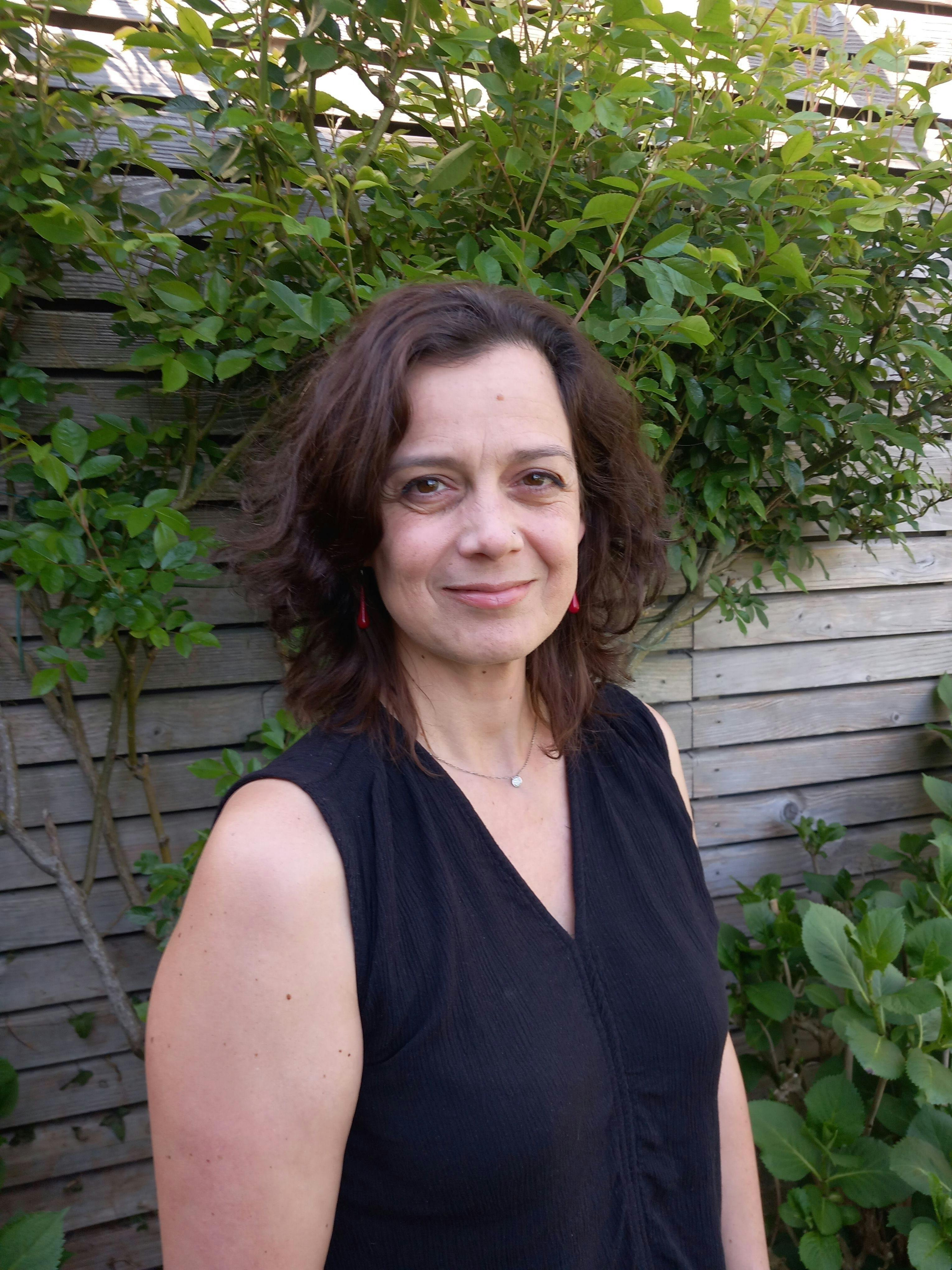 Coralie à son ordinateur